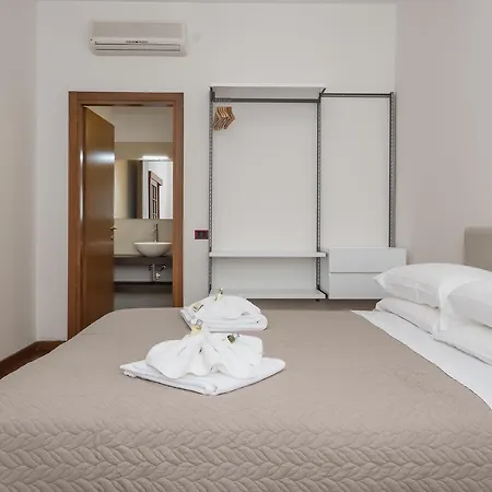 Flats4rent Alessia Apartment